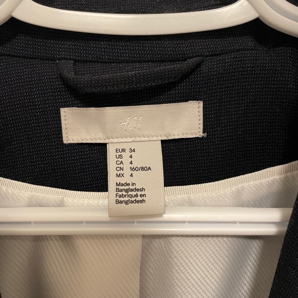 H&M Navy Blue Blazer | Size 4 - Picture 3 of 3